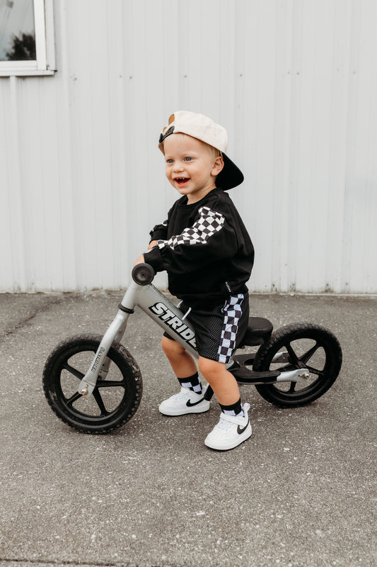 BLACKOUT • MESH SHORTS