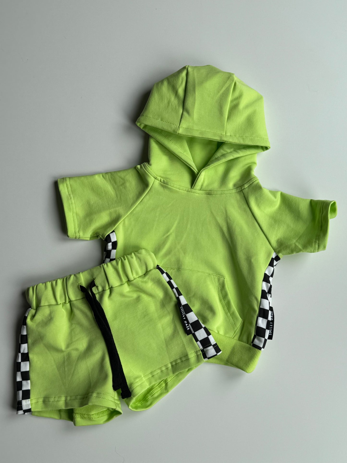 ELECTRIC CHECKS • SHORTS