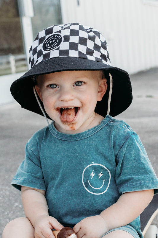 CHECKERED • BUCKET HAT