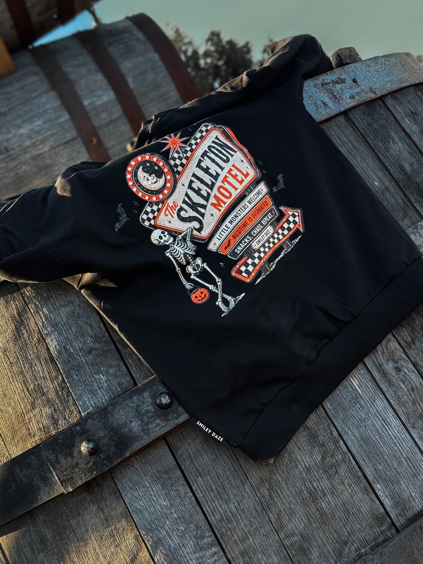 SKELETON MOTEL • CREWNECK
