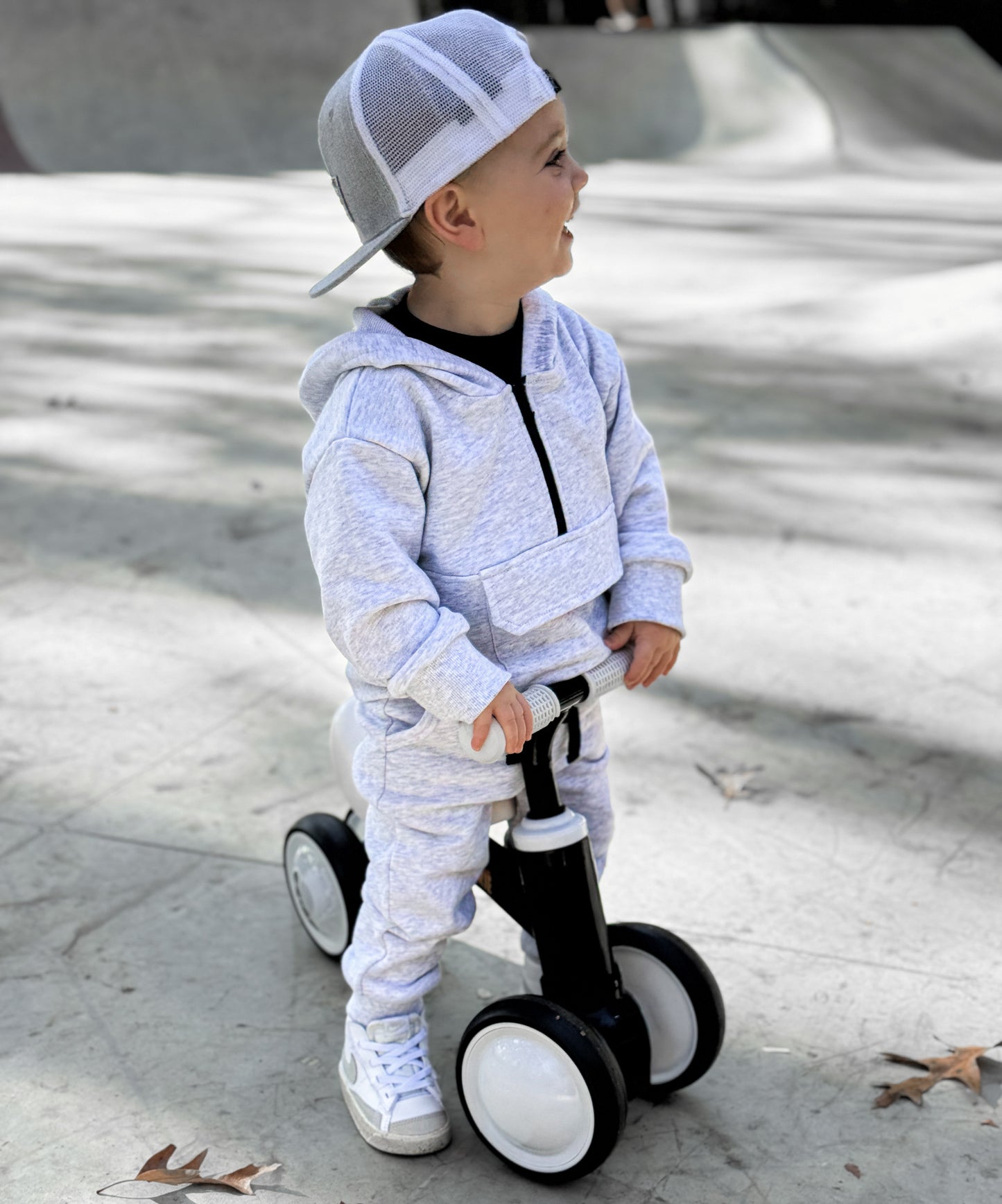 HEATHER GRAY • HALF ZIP HOODIE