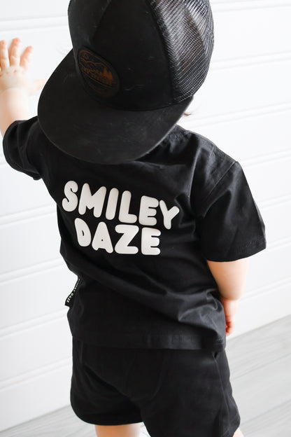 SMILEY DAZE • PUFF PRINT • T-SHIRT