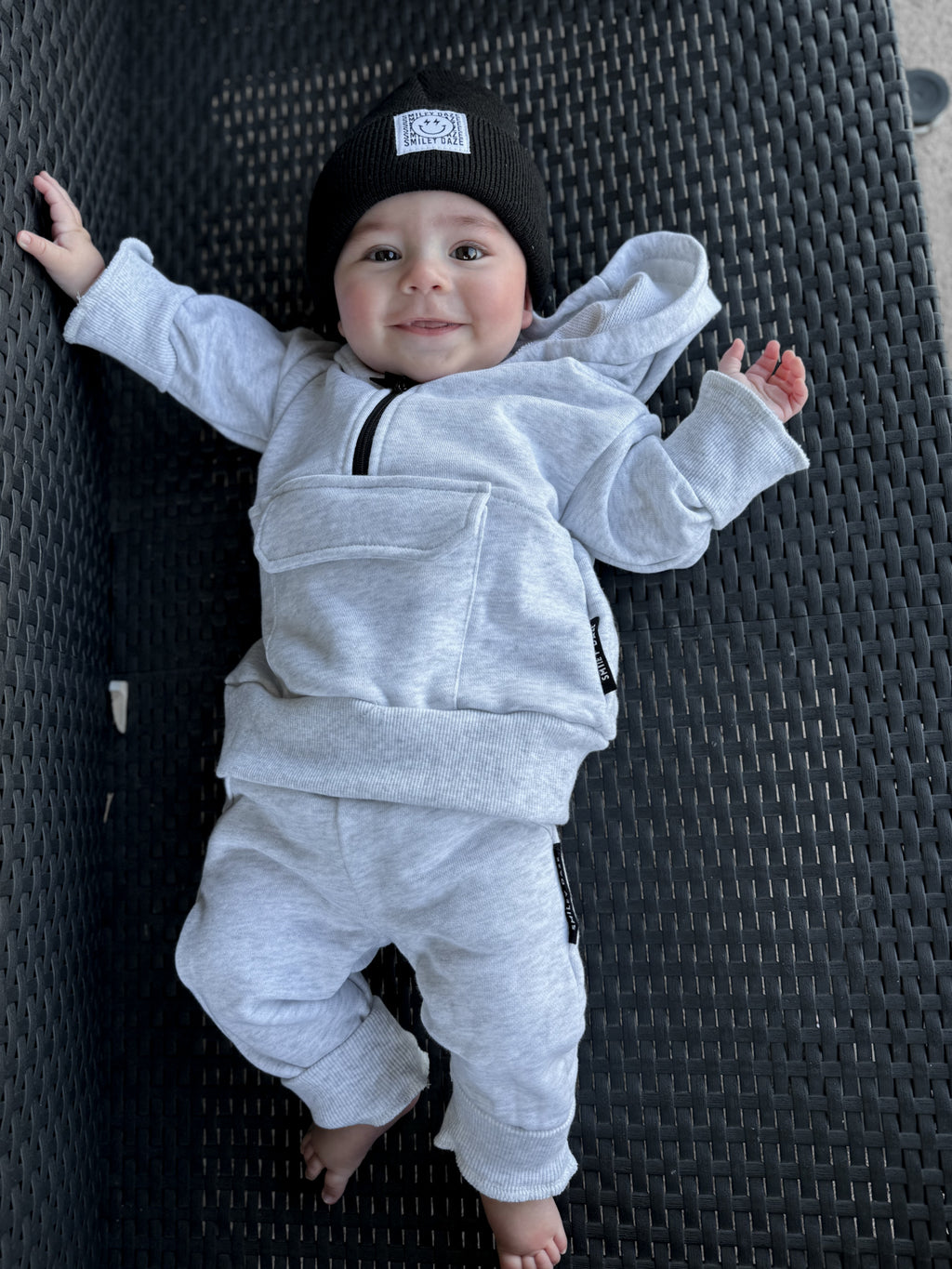 HEATHER GRAY • HALF ZIP HOODIE