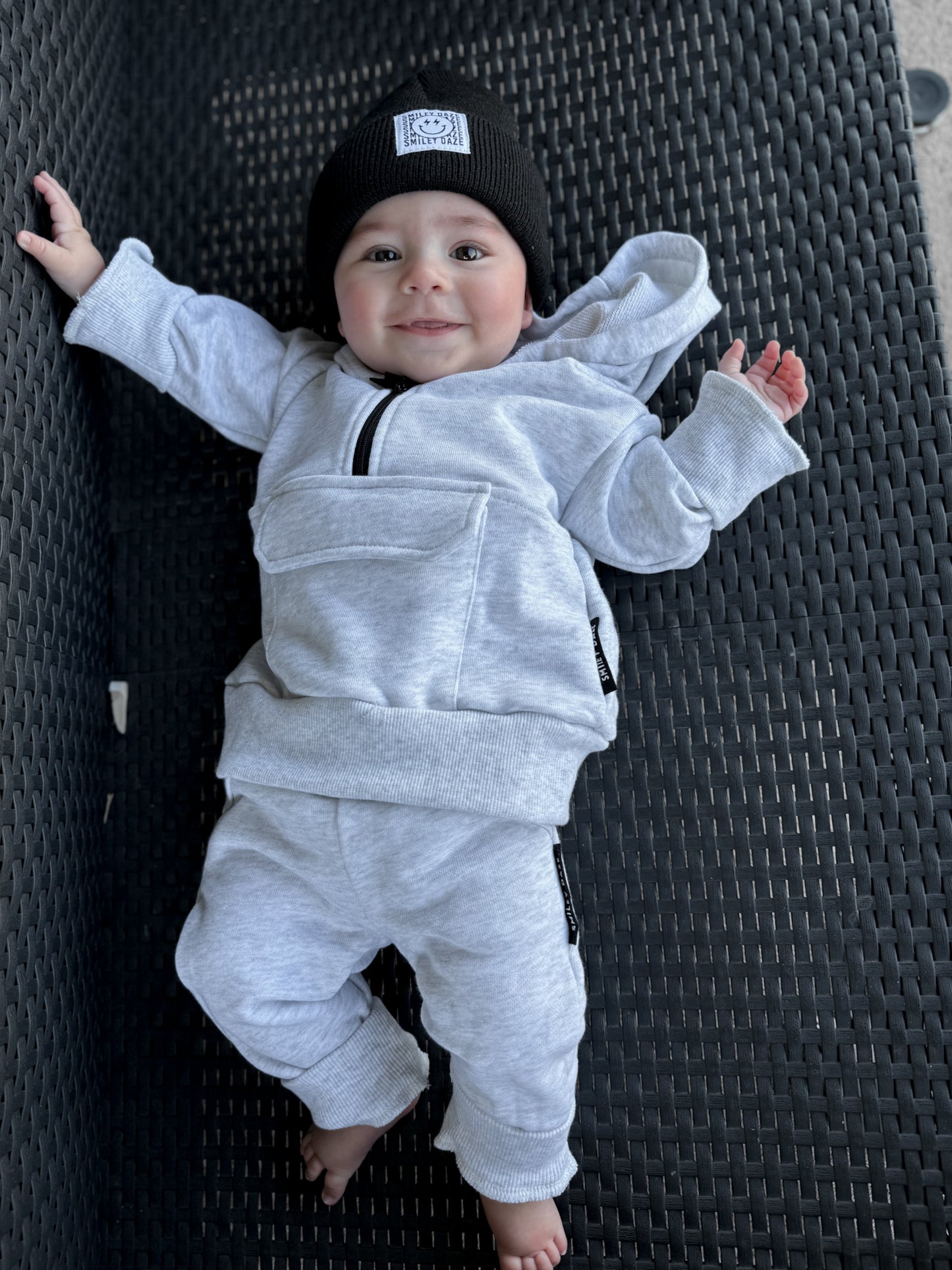 HEATHER GRAY • HALF ZIP HOODIE