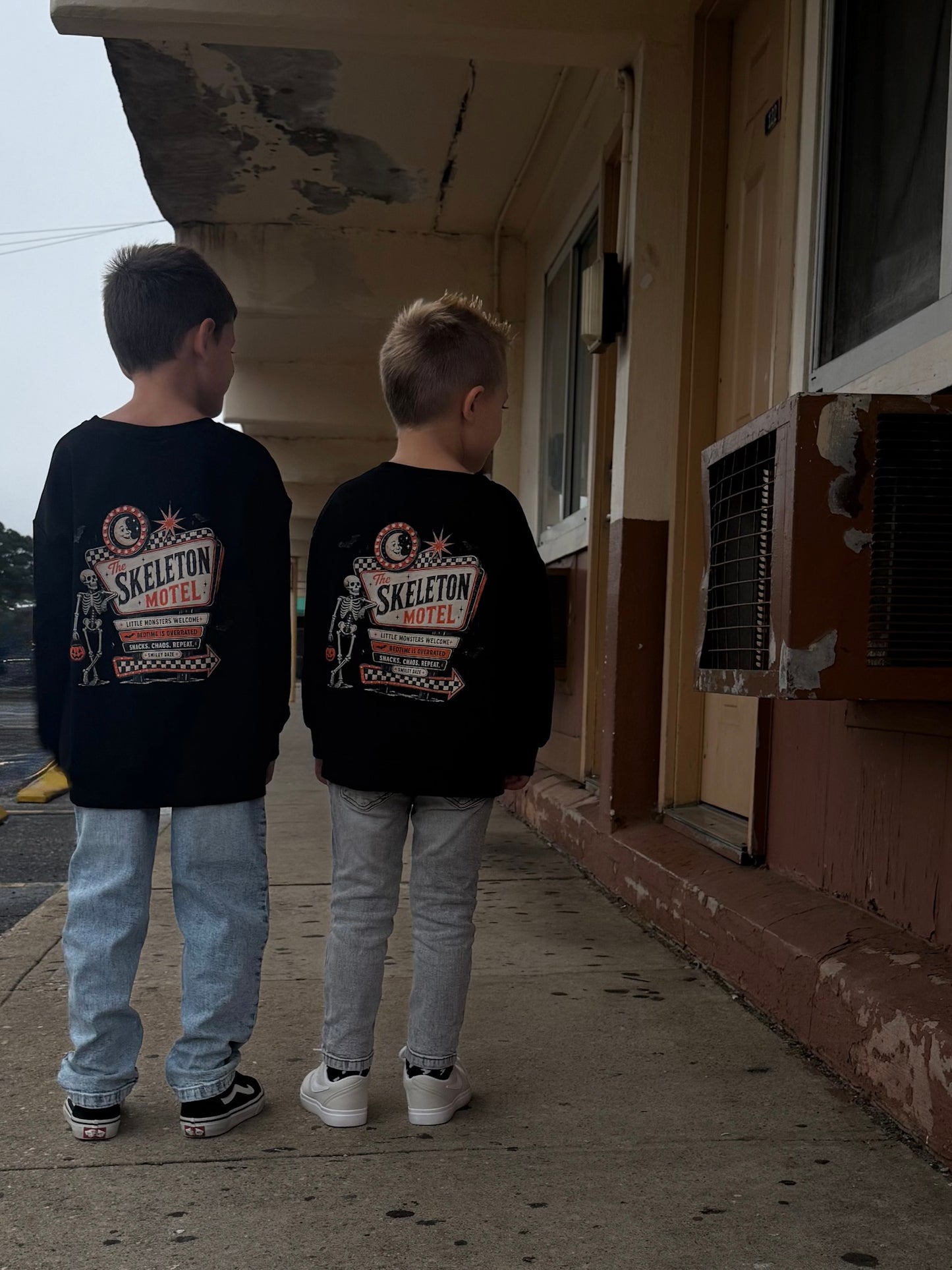 SKELETON MOTEL • CREWNECK