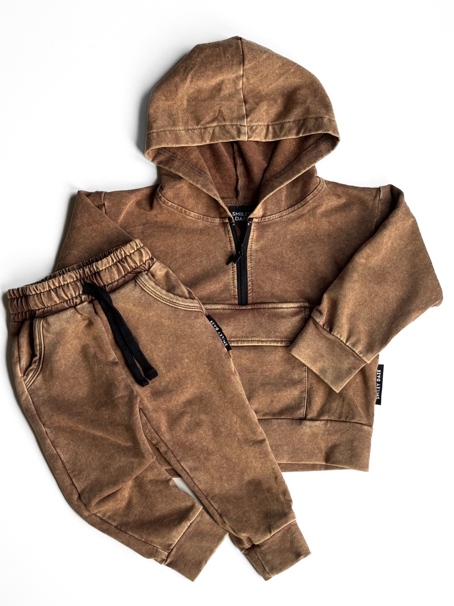 VINTAGE BRONZE • HALF ZIP ACID-WASHED HOODIE