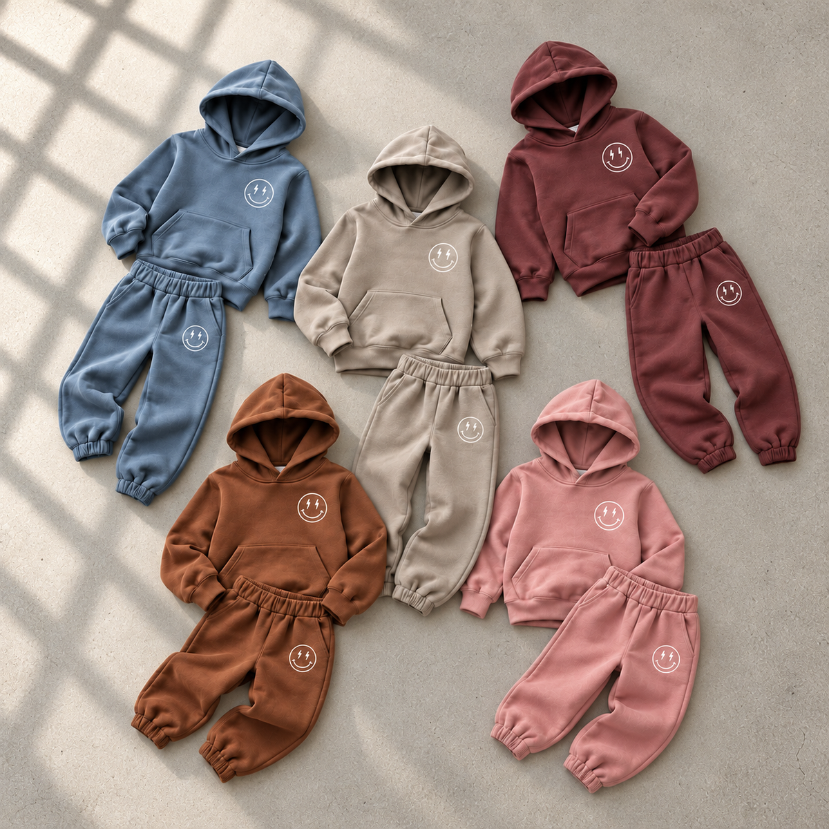 PRE-ORDER | STAY COZY • SMILEY SWEATSUIT