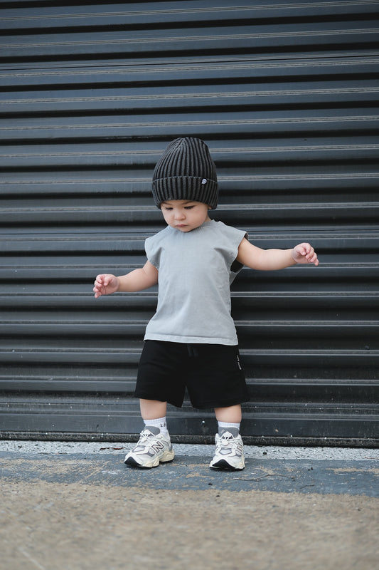 JET • CUT-OFF SHORTS