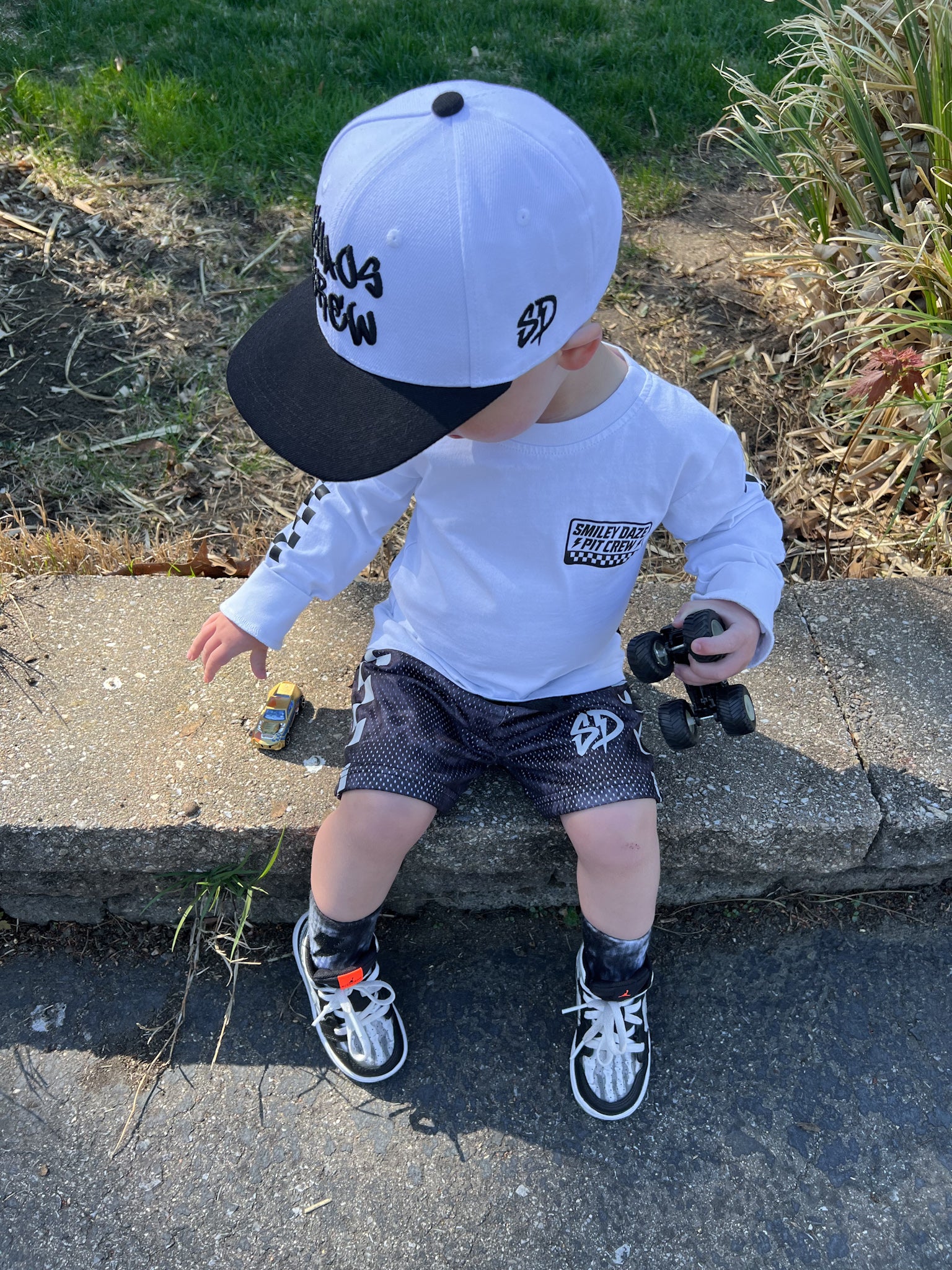 SHADOW  •  MESH SHORTS