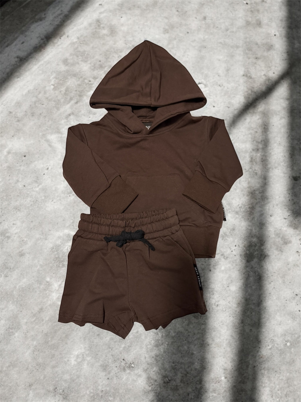 CHOCOLATE • CUT-OFF SHORTS