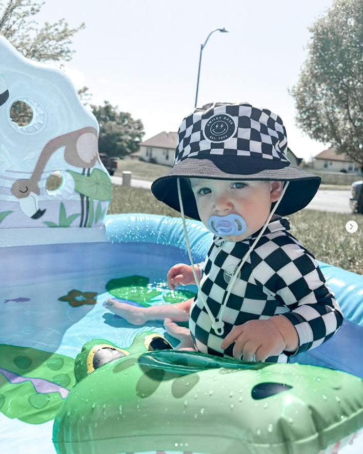 CHECKERED • BUCKET HAT