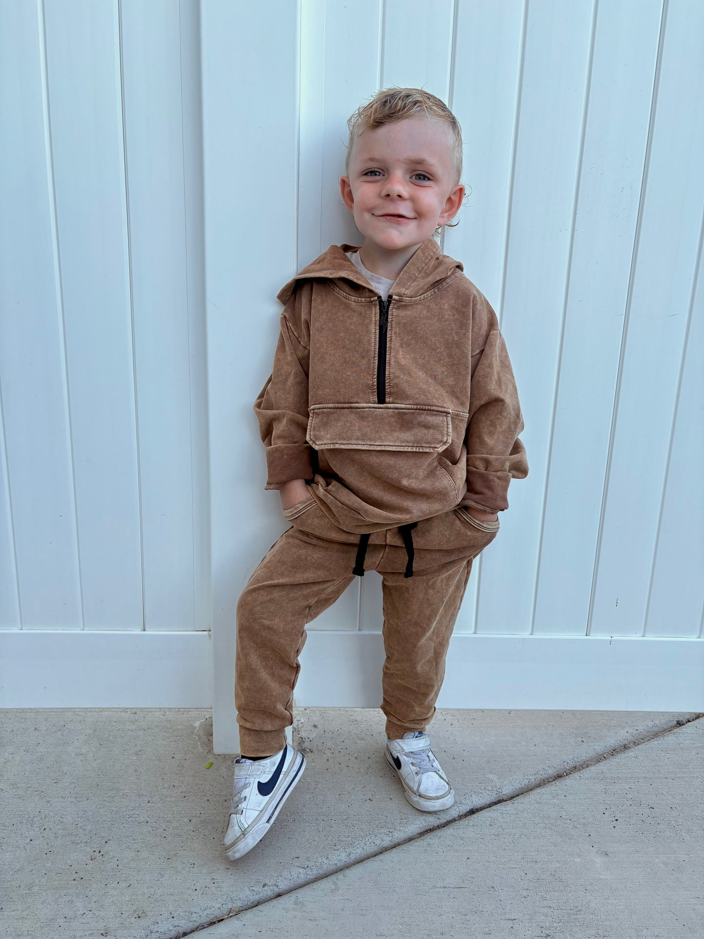 VINTAGE BRONZE • ACID-WASHED JOGGERS