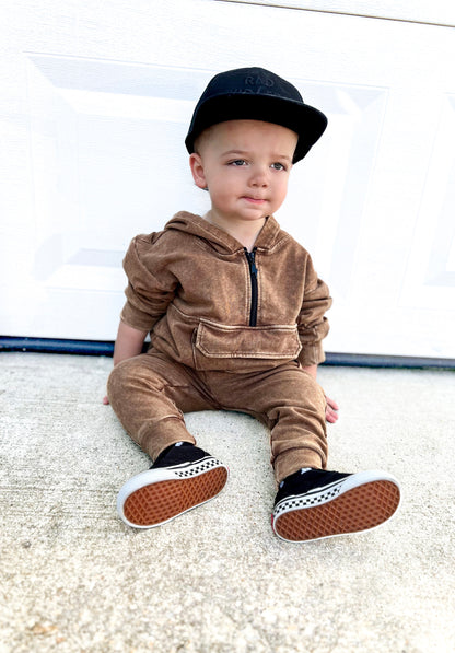 VINTAGE BRONZE • HALF ZIP ACID-WASHED HOODIE