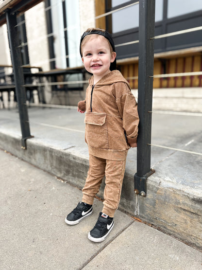 VINTAGE BRONZE • HALF ZIP ACID-WASHED HOODIE