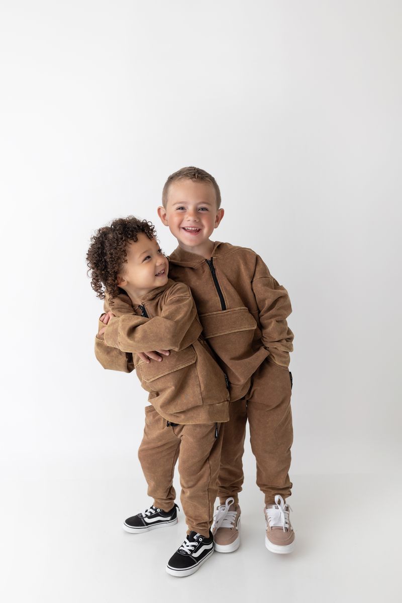 VINTAGE BRONZE • ACID-WASHED JOGGERS